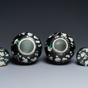 Une paire de pots couverts en porcelaine de Chine famille noire, 19ème — photo 6