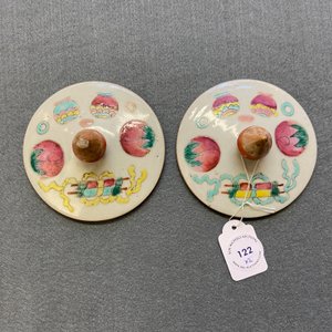 Une paire de pots couverts en porcelaine de Chine famille rose à décor d'antiquités, 19ème — photo 22
