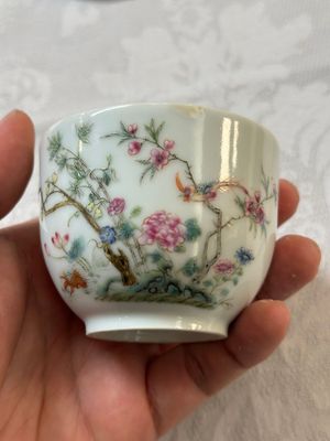 Une paire de pots couverts en porcelaine de Chine famille rose à décor d'oiseaux et de fleurs, marque et époque Guangxu — photo 5