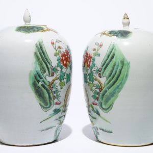 Une paire de pots couverts en porcelaine de Chine famille rose aux grues et cerfs, 19/20ème — photo 5