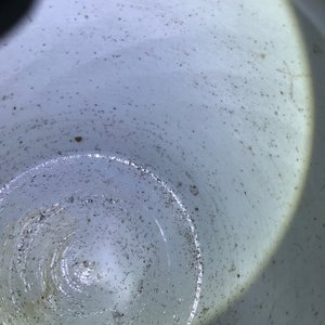 Une paire de pots en porcelaine de Chine bleu et blanc aux couvercles en bois, 18/19ème — photo 15