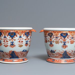 Une paire de rafraichissoirs en porcelaine de Chine de style Imari, Kangxi — photo 2