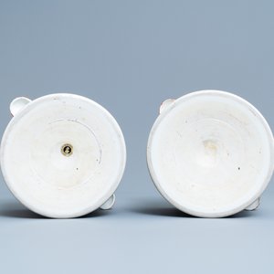 Une paire de rafraîchissoirs en porcelaine de Chine famille rose à décor 'Pompadour', Qianlong — photo 7