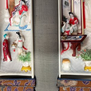 Une paire de repose-poignets sculptés et polychromés dans leurs boîte, Chine, République — photo 20