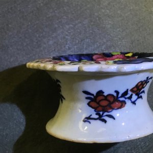 Une paire de salerons en porcelaine de Chine famille rose à décor 'Feuille de tabac', Qianlong — photo 11