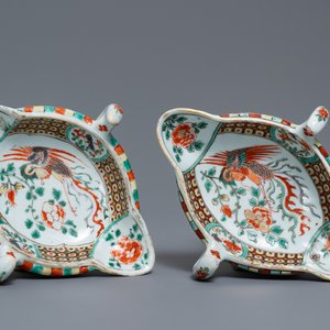 Une paire de saucières en porcelaine de Chine famille verte à décor de phénix, Kangxi — photo 1