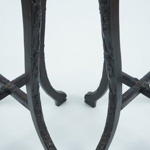 Une paire de socles chinois en bois sculpté et marbre, 19/20ème — photo 8