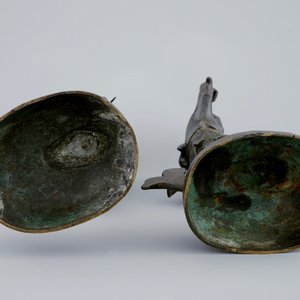 Une paire de sujets mythologiques en bronze, Chine, Dynastie Ming — photo 7