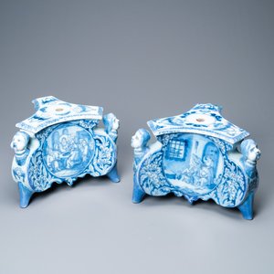 Une paire de supports de bougeoirs en faïence de Delft en bleu et blanc, fin du 17ème — photo 1