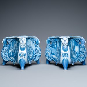 Une paire de supports de bougeoirs en faïence de Delft en bleu et blanc, fin du 17ème — photo 7