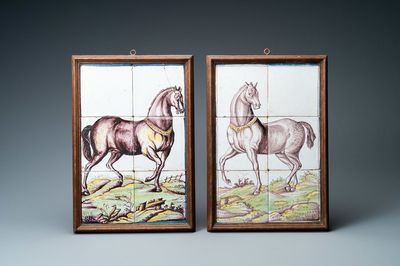 Une paire de tableaux de carreaux en faïence dans le style de Delft, probablement Lille, France, fin du 18ème