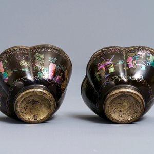 Une paire de tasses et soucoupes en argent et laque burgauté, Chine, Kangxi — photo 9