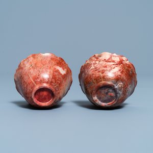 Une paire de tasses et soucoupes en pierre à savon dite 'de Shoushan' à décor incisé et doré, Chine, Kangxi — photo 9