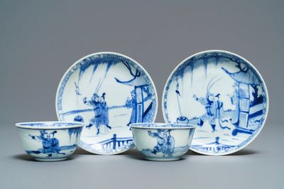 Une paire de tasses et soucoupes en porcelaine de Chine bleu et blanc, épave Ca Mau, Yongzheng