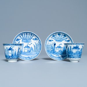 Une paire de tasses et soucoupes en porcelaine de Chine en bleu et blanc, Kangxi — photo 1