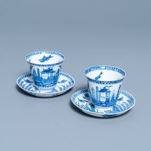 Une paire de tasses et soucoupes en porcelaine de Chine en bleu et blanc, Kangxi — photo 10