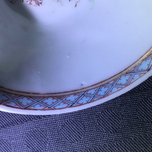 Une paire de tasses et soucoupes en porcelaine de Chine famille rose à décor d'un chat et paniers fleuris, Yongzheng — photo 15