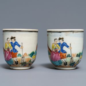 Une paire de tasses et soucoupes en porcelaine de Chine famille rose à sujet européen, Qianlong — photo 6