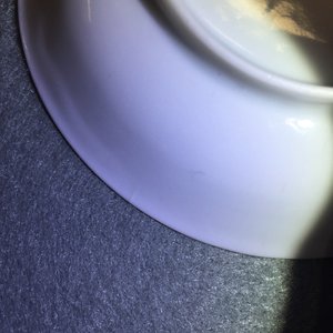 Une paire de tasses et soucoupes en porcelaine de Chine famille rose, Yongzheng/Qianlong — photo 11