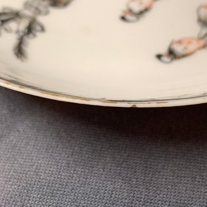 Une paire de tasses et soucoupes en porcelaine de Chine grisaille et dorée, Qianlong — photo 12