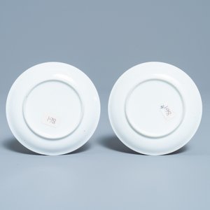Une paire de tasses et soucoupes, une théière décorée aux Pays-Bas et une boîte à thé en porcelaine de Chine, Kangxi/Qianlong — photo 7