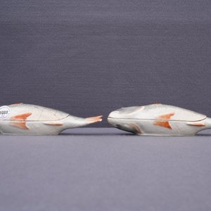 Une paire de terrines couvertes en forme de poissons en porcelaine de Chine, Qianlong — photo 29