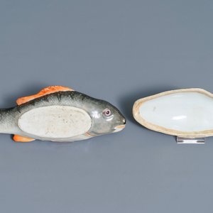 Une paire de terrines couvertes en forme de poissons en porcelaine de Chine, Qianlong — photo 5
