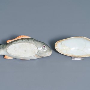 Une paire de terrines couvertes en forme de poissons en porcelaine de Chine, Qianlong — photo 8