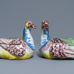 Une paire de terrines en forme de canards en faïence de Delft polychrome, 18ème — photo 2