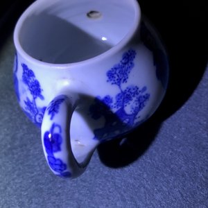 Une paire de théières en porcelaine de Chine bleu et blanc, marque 'Qing Yu Tang Zhi', Kangxi — photo 9