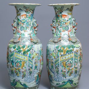 Une paire de très grands vases en porcelaine de Chine famille verte, 19ème — photo 2