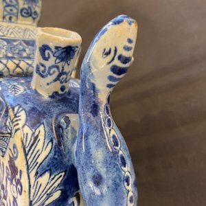 Une paire de tulipières en faïence dans le style de Delft en bleu et blanc, Samson, France, 19ème — photo 23
