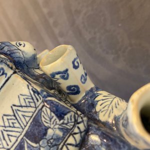 Une paire de tulipières en faïence dans le style de Delft en bleu et blanc, Samson, France, 19ème — photo 27
