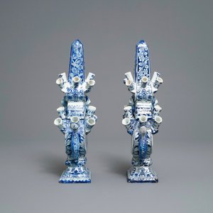 Une paire de tulipières en faïence dans le style de Delft en bleu et blanc, Samson, France, 19ème — photo 5