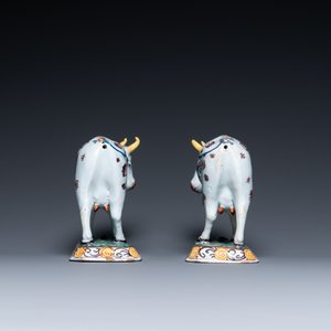 Une paire de vaches en faïence polychrome de Delft, 18ème — photo 5