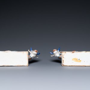 Une paire de vaches sur tertres aux grenouilles en faïence polychrome de Delft, 18ème — photo 7