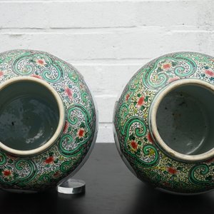 Une paire de vases chinois en porcelaine de Chine famille verte, 19/20ème — photo 11