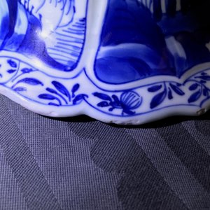 Une paire de vases couverts en porcelaine de Chine bleu et blanc, Kangxi — photo 17