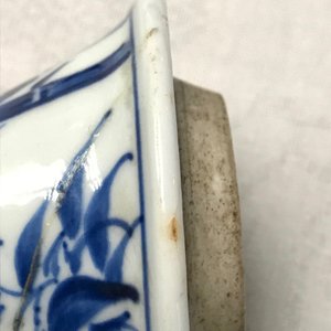 Une paire de vases couverts en porcelaine de Chine bleu et blanc, Kangxi — photo 9
