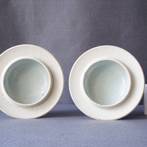 Une paire de vases couverts en porcelaine de Chine en bleu et blanc, Kangxi — photo 22