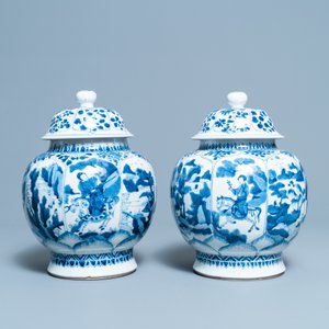 Une paire de vases couverts en porcelaine de Chine en bleu et blanc, Kangxi — photo 3