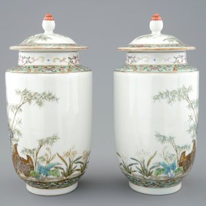 Une paire de vases couverts en porcelaine de Chine famille rose aux cailles, République, 20ème — photo 4
