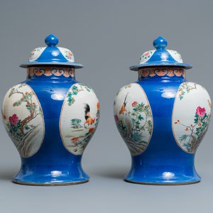 Une paire de vases couverts en porcelaine de Chine famille rose, marque de Kangxi, 19ème — photo 4