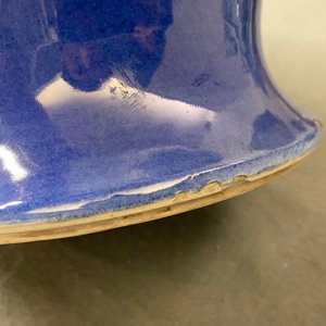 Une paire de vases couverts en porcelaine de Chine famille rose, marque de Kangxi, 19ème — photo 8