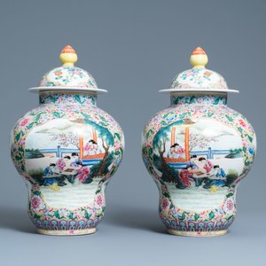 Une paire de vases couverts en porcelaine de Chine famille rose, marque de Qianlong, République — photo 3