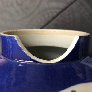 Une paire de vases couverts en porcelaine de Chine famille verte, 19ème — photo 7