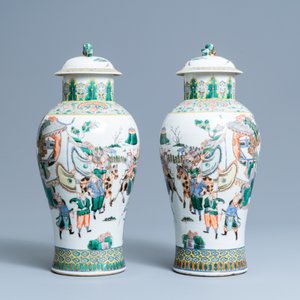 Une paire de vases couverts en porcelaine de Chine famille verte à décor de guerriers, 19ème — photo 4