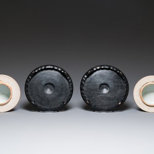 Une paire de vases couverts et une jardinière en porcelaine de Chine famille rose, 19/20ème — photo 15