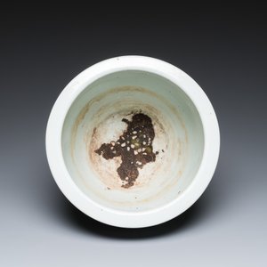 Une paire de vases couverts et une jardinière en porcelaine de Chine famille rose, 19/20ème — photo 6