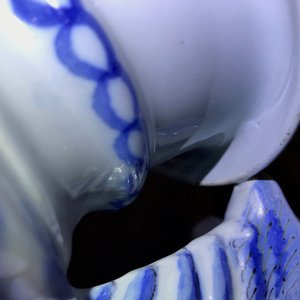 Une paire de vases d'autel en faïence de Delft en bleu et blanc à décor de chinoiserie, fin du 17ème — photo 18
